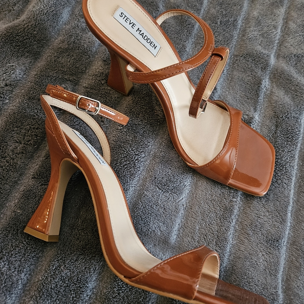 Steve Madden Lange Ankle Strap Heel